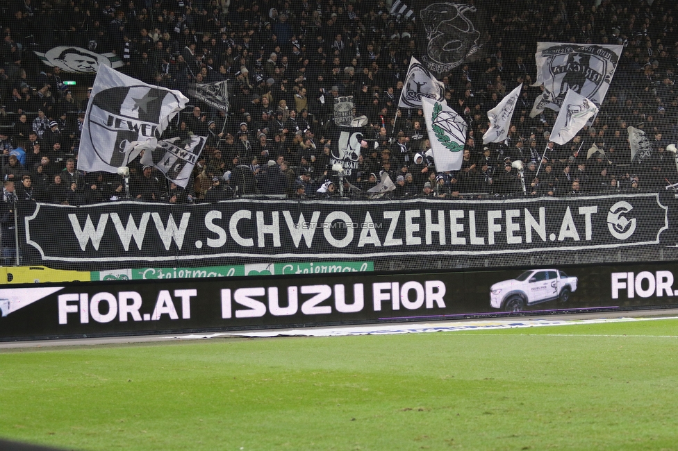 Sturm Graz - Austria Lustenau
Oesterreichische Fussball Bundesliga, 15. Runde, SK Sturm Graz - SC Austria Lustenau,  Stadion Liebenau Graz, 25.112023. 

Foto zeigt Fans von Sturm mit einem Spruchband
Schlüsselwörter: schwoazehelfen