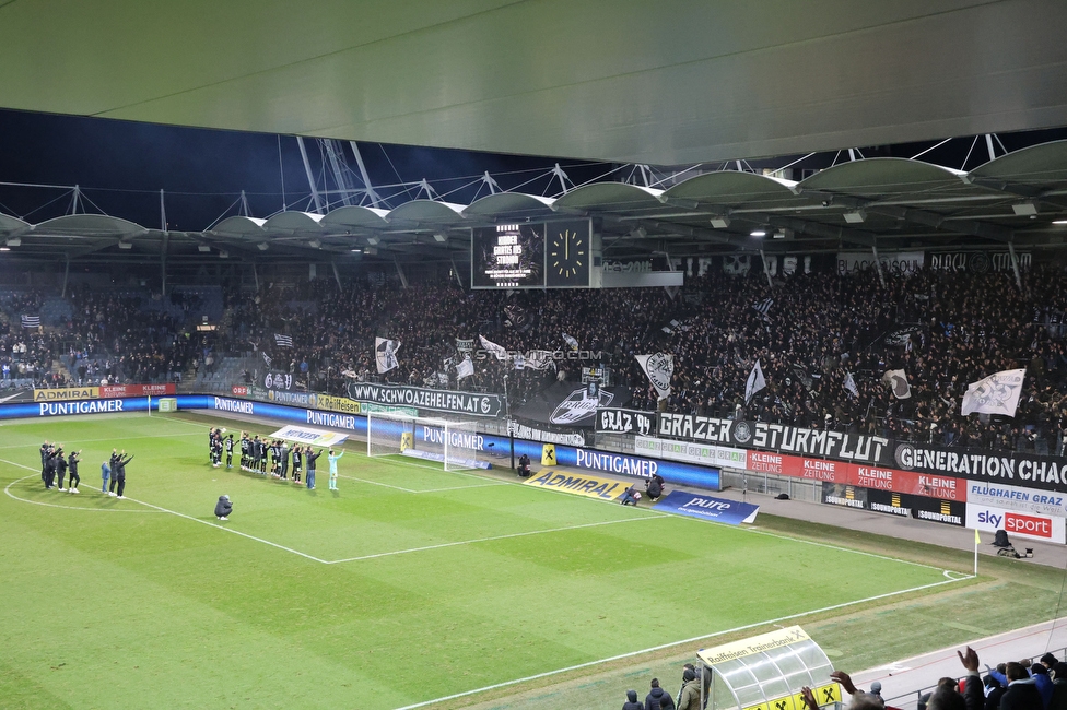 Sturm Graz - Austria Lustenau
Oesterreichische Fussball Bundesliga, 15. Runde, SK Sturm Graz - SC Austria Lustenau,  Stadion Liebenau Graz, 25.112023. 

Foto zeigt die Mannschaft von Sturm und Fans von Sturm
