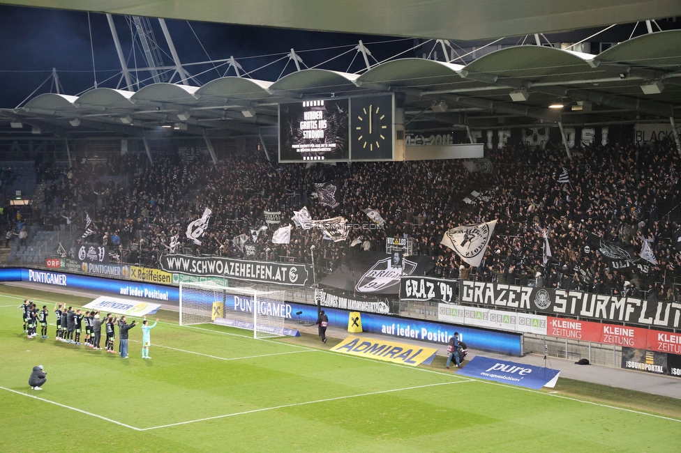 Sturm Graz - Austria Lustenau
Oesterreichische Fussball Bundesliga, 15. Runde, SK Sturm Graz - SC Austria Lustenau,  Stadion Liebenau Graz, 25.112023. 

Foto zeigt die Mannschaft von Sturm und Fans von Sturm
