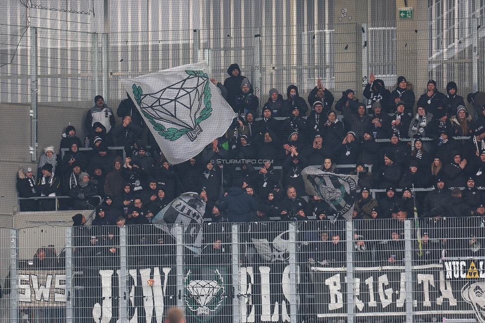 Blau-Weiss Linz - Sturm Graz
Oesterreichische Fussball Bundesliga, 16. Runde, Blau-Weiss Linz - SK Sturm Graz, Hofmann Personal Stadion Linz, 03.12.2023. 

Foto zeigt Fans von Sturm
