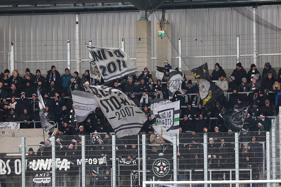 Blau-Weiss Linz - Sturm Graz
Oesterreichische Fussball Bundesliga, 16. Runde, Blau-Weiss Linz - SK Sturm Graz, Hofmann Personal Stadion Linz, 03.12.2023. 

Foto zeigt Fans von Sturm
