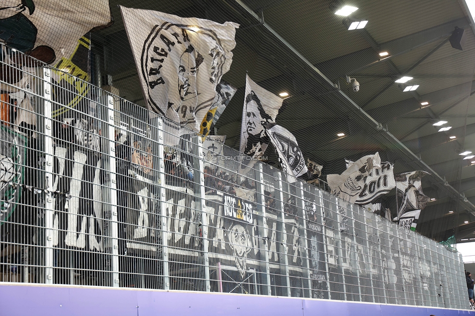 Blau-Weiss Linz - Sturm Graz
Oesterreichische Fussball Bundesliga, 16. Runde, Blau-Weiss Linz - SK Sturm Graz, Hofmann Personal Stadion Linz, 03.12.2023. 

Foto zeigt Fans von Sturm
