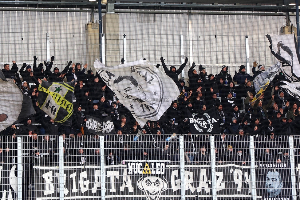 Blau-Weiss Linz - Sturm Graz
Oesterreichische Fussball Bundesliga, 16. Runde, Blau-Weiss Linz - SK Sturm Graz, Hofmann Personal Stadion Linz, 03.12.2023. 

Foto zeigt Fans von Sturm
