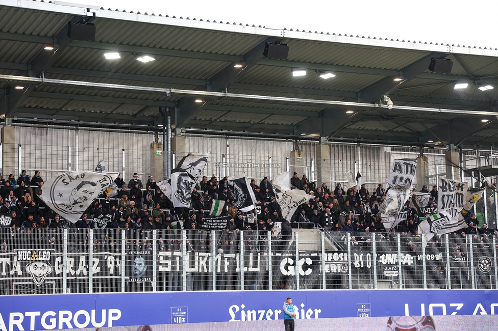 Blau-Weiss Linz - Sturm Graz
Oesterreichische Fussball Bundesliga, 16. Runde, Blau-Weiss Linz - SK Sturm Graz, Hofmann Personal Stadion Linz, 03.12.2023. 

Foto zeigt Fans von Sturm
