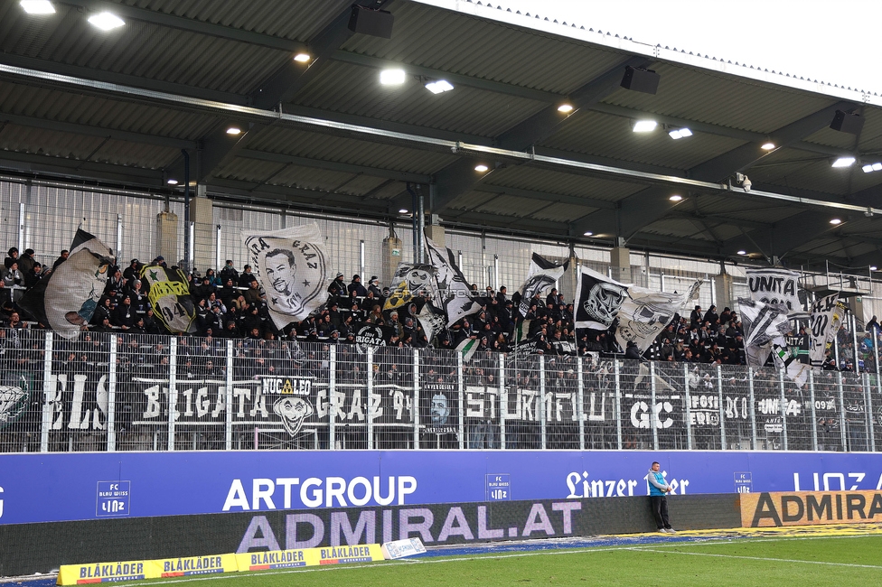 Blau-Weiss Linz - Sturm Graz
Oesterreichische Fussball Bundesliga, 16. Runde, Blau-Weiss Linz - SK Sturm Graz, Hofmann Personal Stadion Linz, 03.12.2023. 

Foto zeigt Fans von Sturm
