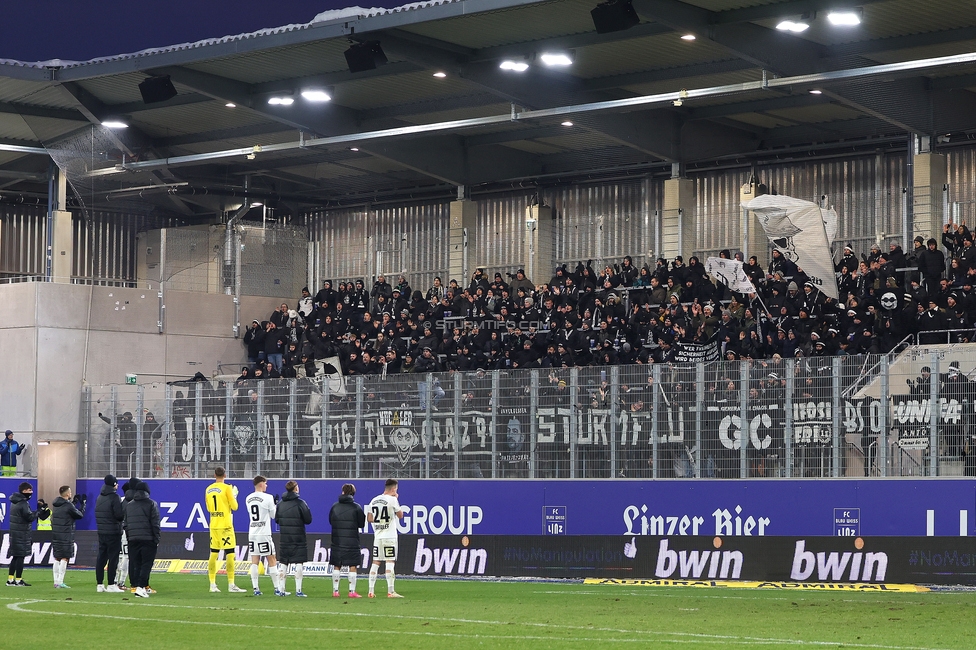 Blau-Weiss Linz - Sturm Graz
Oesterreichische Fussball Bundesliga, 16. Runde, Blau-Weiss Linz - SK Sturm Graz, Hofmann Personal Stadion Linz, 03.12.2023. 

Foto zeigt Fans von Sturm
