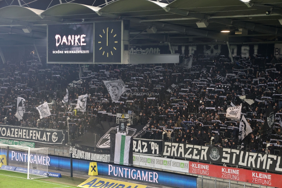 Sturm Graz - Altach
Oesterreichische Fussball Bundesliga, 17. Runde, SK Sturm Graz - SC Rheindorf Altach,  Stadion Liebenau Graz, 10.12.2023. 

Foto zeigt Fans von Sturm
Schlüsselwörter: schals