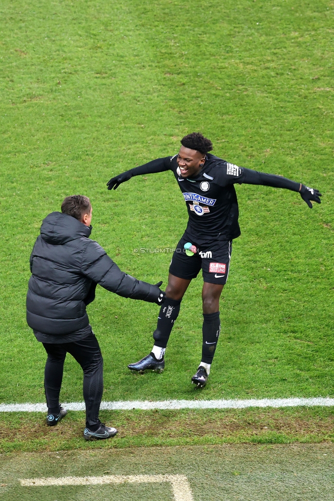 Sturm Graz - Altach
Oesterreichische Fussball Bundesliga, 17. Runde, SK Sturm Graz - SC Rheindorf Altach,  Stadion Liebenau Graz, 10.12.2023. 

Foto zeigt Uwe Hoelzl (Co-Trainer Sturm) und Seedy Jatta (Sturm)
Schlüsselwörter: torjubel