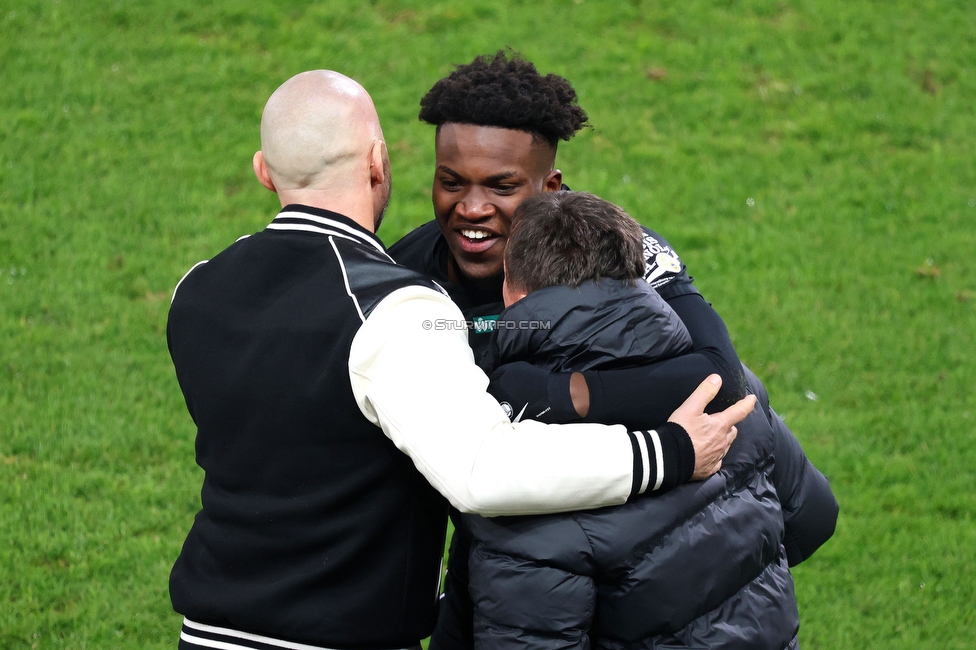 Sturm Graz - Altach
Oesterreichische Fussball Bundesliga, 17. Runde, SK Sturm Graz - SC Rheindorf Altach,  Stadion Liebenau Graz, 10.12.2023. 

Foto zeigt Christian Ilzer (Cheftrainer Sturm), Uwe Hoelzl (Co-Trainer Sturm) und Seedy Jatta (Sturm)
Schlüsselwörter: torjubel