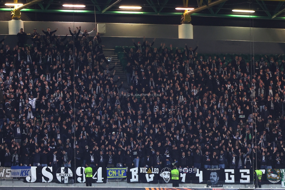 Sporting Lissabon - Sturm Graz
UEFA Europa League Gruppenphase 6. Spieltag, Sporting Lissabon - SK Sturm Graz, Estadio Jose Alvalade XXI Lissabon, 14.12.2023. 

Foto zeigt Fans von Sturm
