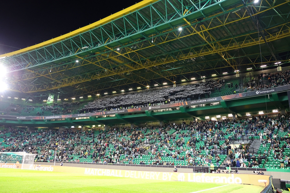 Sporting Lissabon - Sturm Graz
UEFA Europa League Gruppenphase 6. Spieltag, Sporting Lissabon - SK Sturm Graz, Estadio Jose Alvalade XXI Lissabon, 14.12.2023. 

Foto zeigt Fans von Sturm mit einer Choreografie
Schlüsselwörter: schals