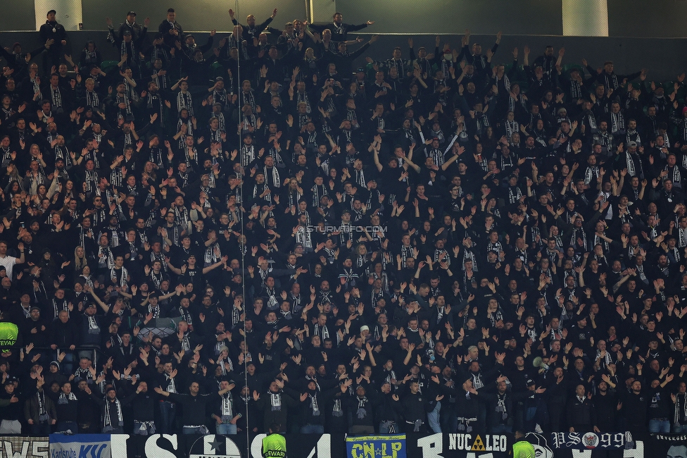 Sporting Lissabon - Sturm Graz
UEFA Europa League Gruppenphase 6. Spieltag, Sporting Lissabon - SK Sturm Graz, Estadio Jose Alvalade XXI Lissabon, 14.12.2023. 

Foto zeigt Fans von Sturm
