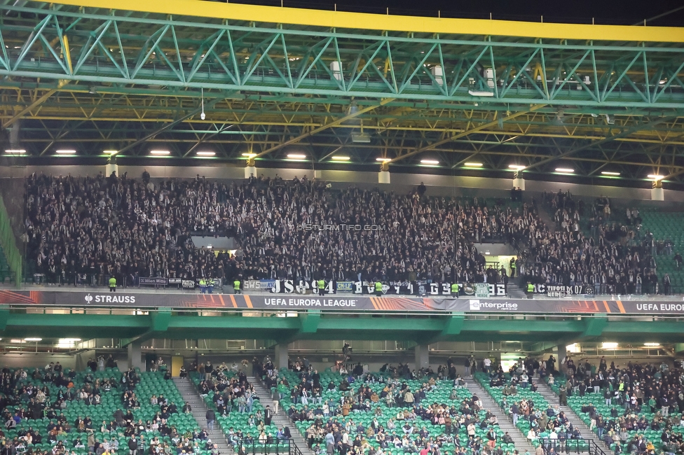 Sporting Lissabon - Sturm Graz
UEFA Europa League Gruppenphase 6. Spieltag, Sporting Lissabon - SK Sturm Graz, Estadio Jose Alvalade XXI Lissabon, 14.12.2023. 

Foto zeigt Fans von Sturm
