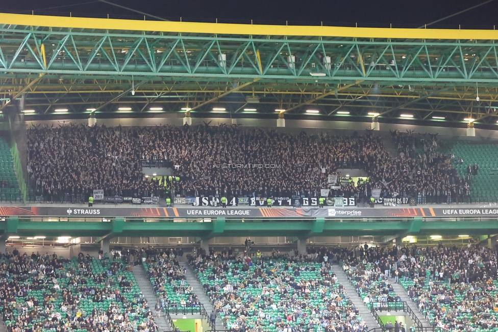 Sporting Lissabon - Sturm Graz
UEFA Europa League Gruppenphase 6. Spieltag, Sporting Lissabon - SK Sturm Graz, Estadio Jose Alvalade XXI Lissabon, 14.12.2023. 

Foto zeigt Fans von Sturm
