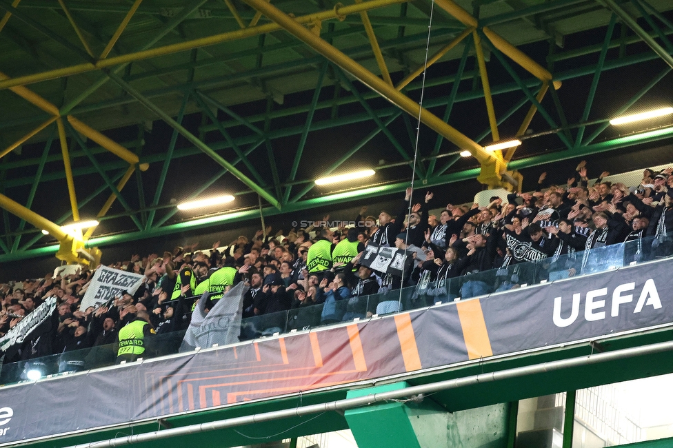 Sporting Lissabon - Sturm Graz
UEFA Europa League Gruppenphase 6. Spieltag, Sporting Lissabon - SK Sturm Graz, Estadio Jose Alvalade XXI Lissabon, 14.12.2023. 

Foto zeigt Fans von Sturm
