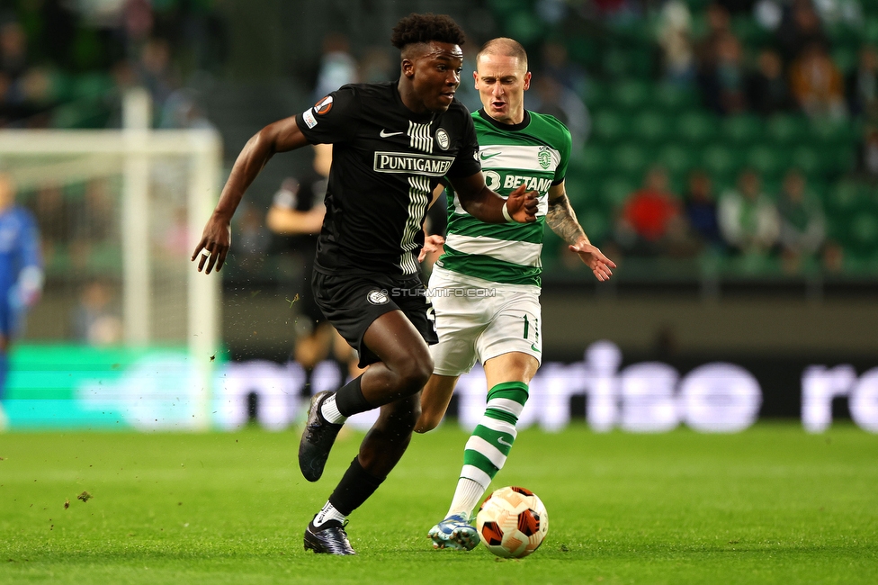 Sporting Lissabon - Sturm Graz
UEFA Europa League Gruppenphase 6. Spieltag, Sporting Lissabon - SK Sturm Graz, Estadio Jose Alvalade XXI Lissabon, 14.12.2023. 

Foto zeigt Seedy Jatta (Sturm)
