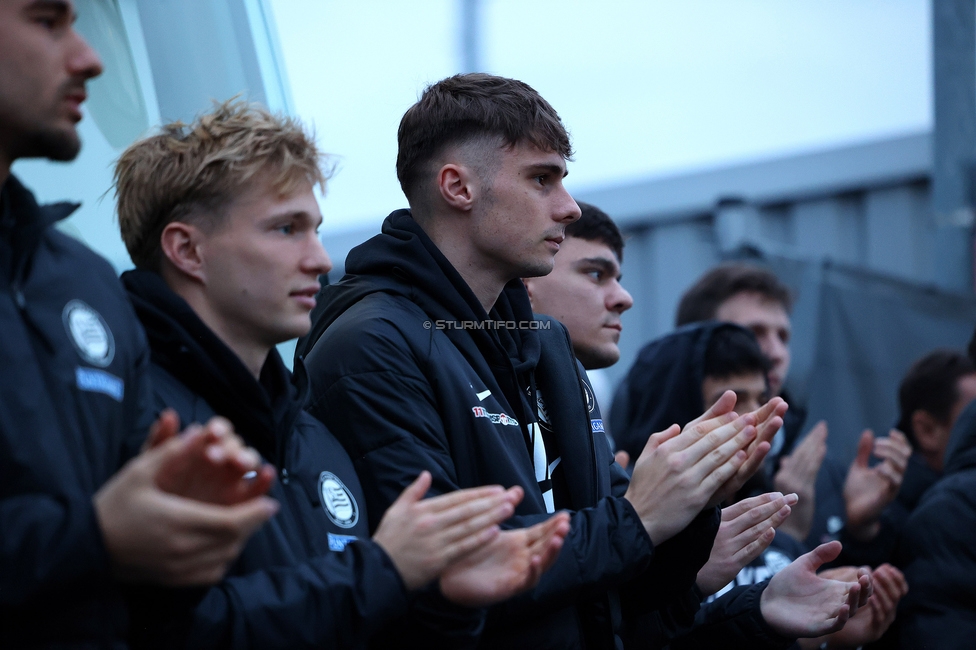 Sturm Graz Mannschaftsempfang
Oesterreichische Fussball Bundesliga, SK Sturm Graz Mannschaftsempfang, Trainingszentrum Messendorf, 02.01.2024. 

Foto zeigt die Mannschaft von Sturm
