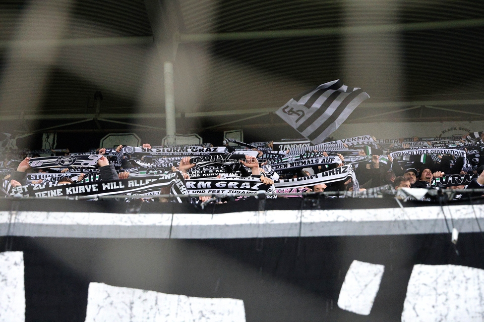 Sturm Graz - Austria Wien
OEFB Cup, 4. Runde, SK Sturm Graz - FK Austria Wien, Stadion Liebenau Graz, 02.02.2024. 

Foto zeigt Fans von Sturm
