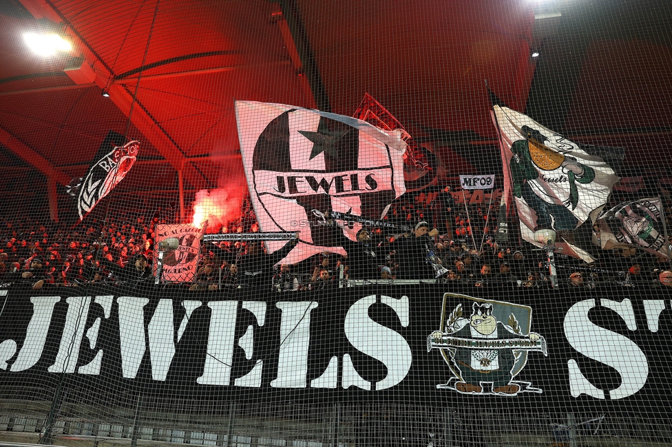 Sturm Graz - Austria Wien
OEFB Cup, 4. Runde, SK Sturm Graz - FK Austria Wien, Stadion Liebenau Graz, 02.02.2024. 

Foto zeigt Fans von Sturm
