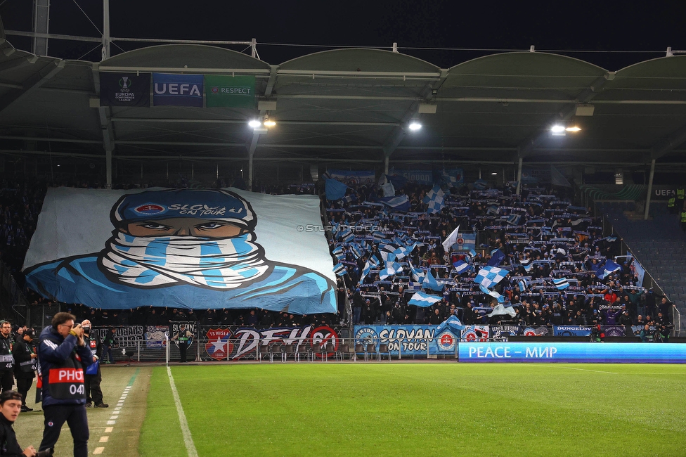 Sturm Graz - Slovan Bratislava
UEFA Conference League KO Play-offs, SK Sturm Graz - SK Slovan Bratislava, Stadion Liebenau Graz, 15.02.2024. 

Foto zeigt Fans von Slovan mit einer Choreografie
