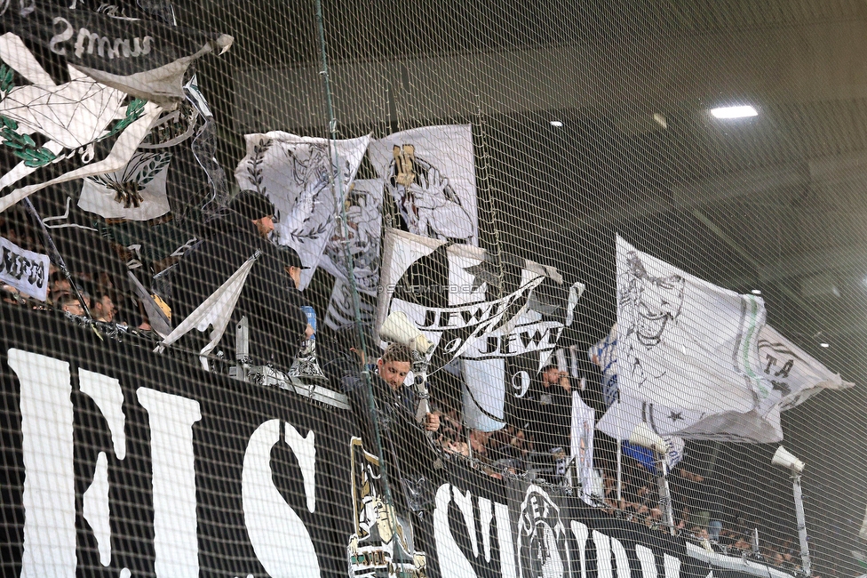 Sturm Graz - Slovan Bratislava
UEFA Conference League KO Play-offs, SK Sturm Graz - SK Slovan Bratislava, Stadion Liebenau Graz, 15.02.2024. 

Foto zeigt Fans von Sturm
Schlüsselwörter: jewels