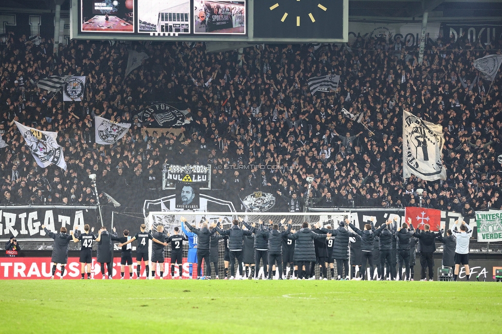 Sturm Graz - Slovan Bratislava
UEFA Conference League KO Play-offs, SK Sturm Graz - SK Slovan Bratislava, Stadion Liebenau Graz, 15.02.2024. 

Foto zeigt die Mannschaft von Sturm und Fans von Sturm
