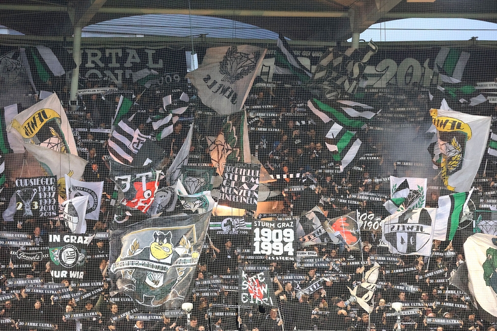 Sturm Graz - Rapid
Oesterreichische Fussball Bundesliga, 19. Runde, SK Sturm Graz - SK Rapid Wien, Stadion Liebenau Graz, 18.02.2024. 

Foto zeigt Fans von Sturm mit einer Choreografie
