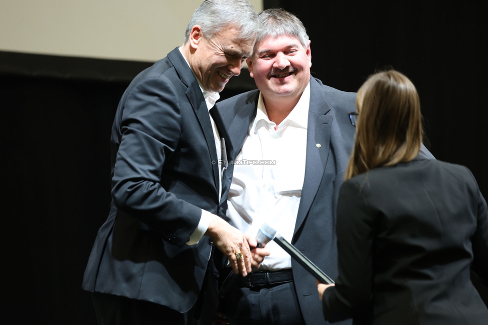 Sturm Generalversammlung
SK Sturm Graz Generalversammlung, Raiffeisen Sportpark Graz, 28.02.2024.

Foto zeigt Christian Jauk (Praesident Sturm) und Guenther Niederl (ehem. Vorstand Sturm)
