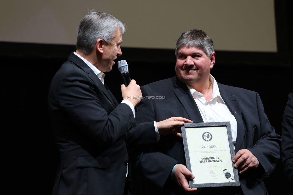 Sturm Generalversammlung
SK Sturm Graz Generalversammlung, Raiffeisen Sportpark Graz, 28.02.2024.

Foto zeigt Christian Jauk (Praesident Sturm) und Guenther Niederl (ehem. Vorstand Sturm)
