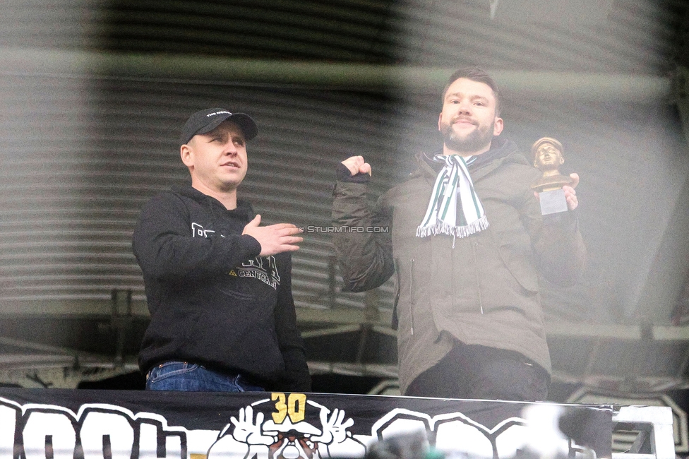 Sturm Graz - Wolfsberg
Oesterreichische Fussball Bundesliga, 21. Runde, SK Sturm Graz - Wolfsberger AC, Stadion Liebenau Graz, 03.03.2024. 

Foto zeigt Fans von Sturm mit dem Longin-Award
