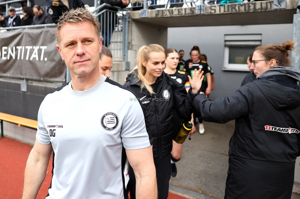 Sturm Graz - Austria Wien
SPORTLAND Niederoesterreich Frauen Cup, SK Sturm Graz - FK Austria Wien, Trainingszentrum Messendorf Graz, 10.03.2024. 

Foto zeigt Daniel Gutschi (Torwart-Trainer Sturm Damen)
