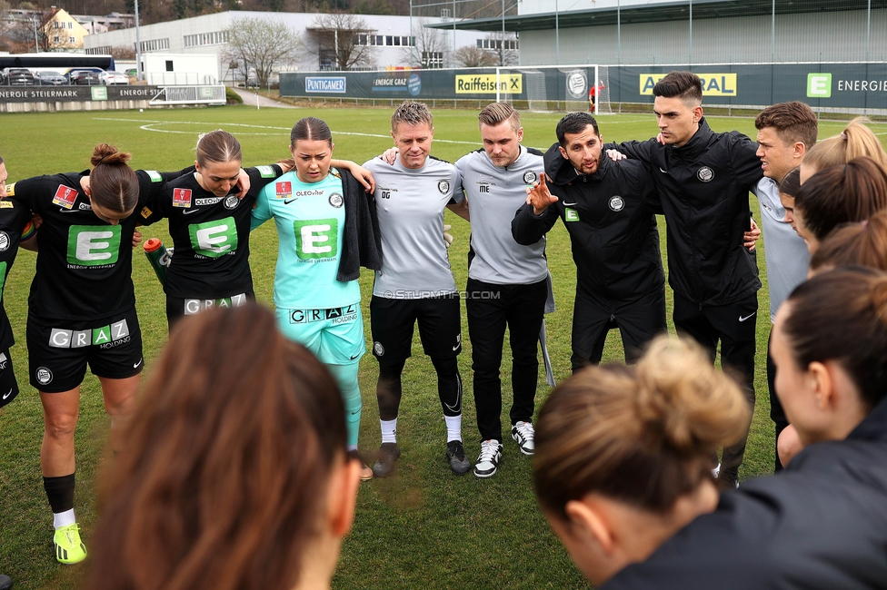 Sturm Graz - Austria Wien
SPORTLAND Niederoesterreich Frauen Cup, SK Sturm Graz - FK Austria Wien, Trainingszentrum Messendorf Graz, 10.03.2024. 

Foto zeigt die Mannschaft der Sturm Damen

