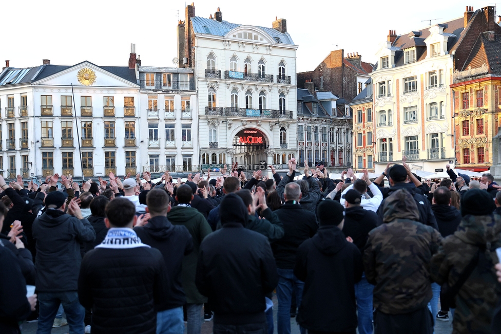 Lille - Sturm Graz
UEFA Conference Achtelfinale, Lille OSC - SK Sturm Graz, Stade Pierre-Mauroy, 14.03.2024. 

Foto zeigt Fans von Sturm beim Corteo
