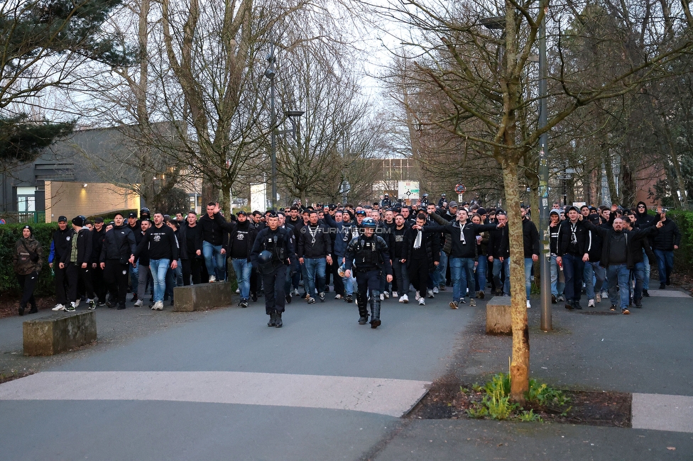 Lille - Sturm Graz
UEFA Conference Achtelfinale, Lille OSC - SK Sturm Graz, Stade Pierre-Mauroy, 14.03.2024. 

Foto zeigt Fans von Sturm beim Corteo
