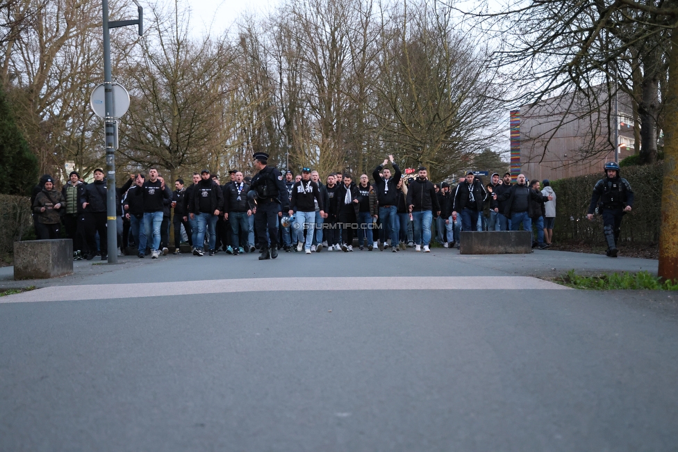 Lille - Sturm Graz
UEFA Conference Achtelfinale, Lille OSC - SK Sturm Graz, Stade Pierre-Mauroy, 14.03.2024. 

Foto zeigt Fans von Sturm beim Corteo
