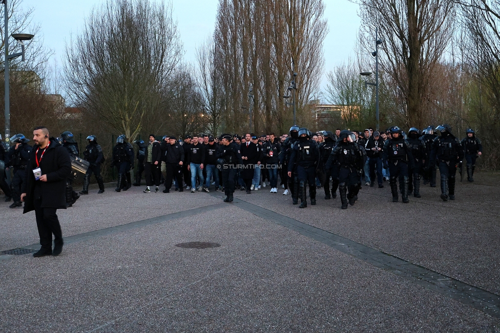 Lille - Sturm Graz
UEFA Conference Achtelfinale, Lille OSC - SK Sturm Graz, Stade Pierre-Mauroy, 14.03.2024. 

Foto zeigt Fans von Sturm beim Corteo
