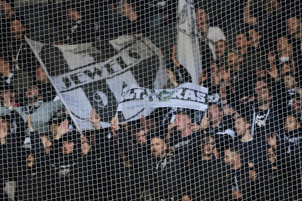 Lille - Sturm Graz
UEFA Conference Achtelfinale, Lille OSC - SK Sturm Graz, Stade Pierre-Mauroy, 14.03.2024. 

Foto zeigt Fans von Sturm
Schlüsselwörter: jewels