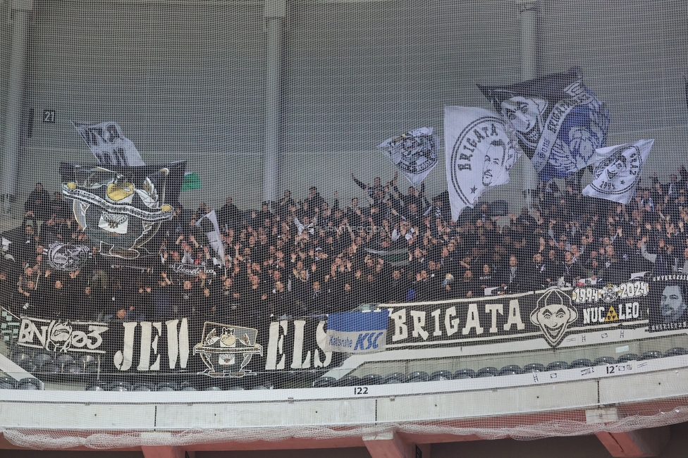 Lille - Sturm Graz
UEFA Conference Achtelfinale, Lille OSC - SK Sturm Graz, Stade Pierre-Mauroy, 14.03.2024. 

Foto zeigt Fans von Sturm
Schlüsselwörter: jewels brigata