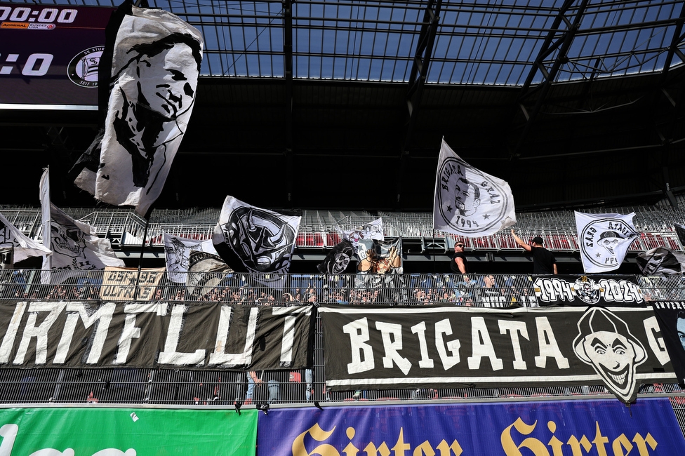 Austria Klagenfurt - Sturm Graz
Oesterreichische Fussball Bundesliga, 23. Runde, SK Austria Klagenfurt - SK Sturm Graz, Wörthersee Stadion Klagenfurt, 17.03.2024. 

Foto zeigt Fans von Sturm
Schlüsselwörter: sturmflut brigata