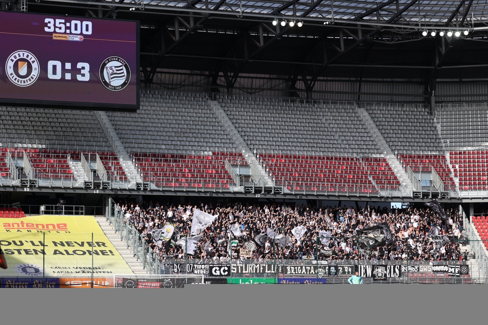 Austria Klagenfurt - Sturm Graz
Oesterreichische Fussball Bundesliga, 23. Runde, SK Austria Klagenfurt - SK Sturm Graz, Wörthersee Stadion Klagenfurt, 17.03.2024. 

Foto zeigt Fans von Sturm
