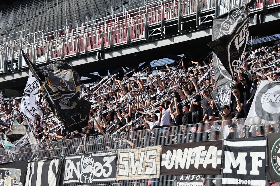 Austria Klagenfurt - Sturm Graz
Oesterreichische Fussball Bundesliga, 23. Runde, SK Austria Klagenfurt - SK Sturm Graz, Wörthersee Stadion Klagenfurt, 17.03.2024. 

Foto zeigt Fans von Sturm
Schlüsselwörter: schals jewels sws unita bastion