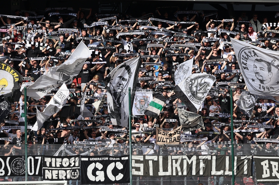 Austria Klagenfurt - Sturm Graz
Oesterreichische Fussball Bundesliga, 23. Runde, SK Austria Klagenfurt - SK Sturm Graz, Wörthersee Stadion Klagenfurt, 17.03.2024. 

Foto zeigt Fans von Sturm
Schlüsselwörter: schals generationchaos tifosi sturmflut