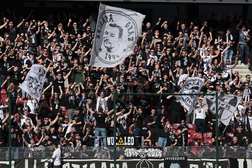 Austria Klagenfurt - Sturm Graz
Oesterreichische Fussball Bundesliga, 23. Runde, SK Austria Klagenfurt - SK Sturm Graz, Wörthersee Stadion Klagenfurt, 17.03.2024. 

Foto zeigt Fans von Sturm
Schlüsselwörter: brigata vorsaenger