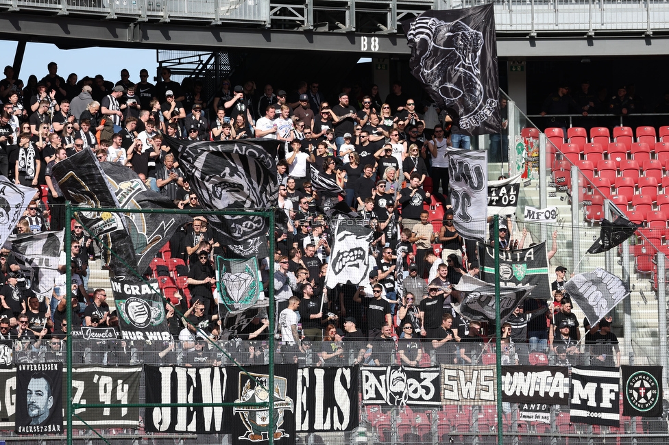 Austria Klagenfurt - Sturm Graz
Oesterreichische Fussball Bundesliga, 23. Runde, SK Austria Klagenfurt - SK Sturm Graz, Wörthersee Stadion Klagenfurt, 17.03.2024. 

Foto zeigt Fans von Sturm
Schlüsselwörter: jewels