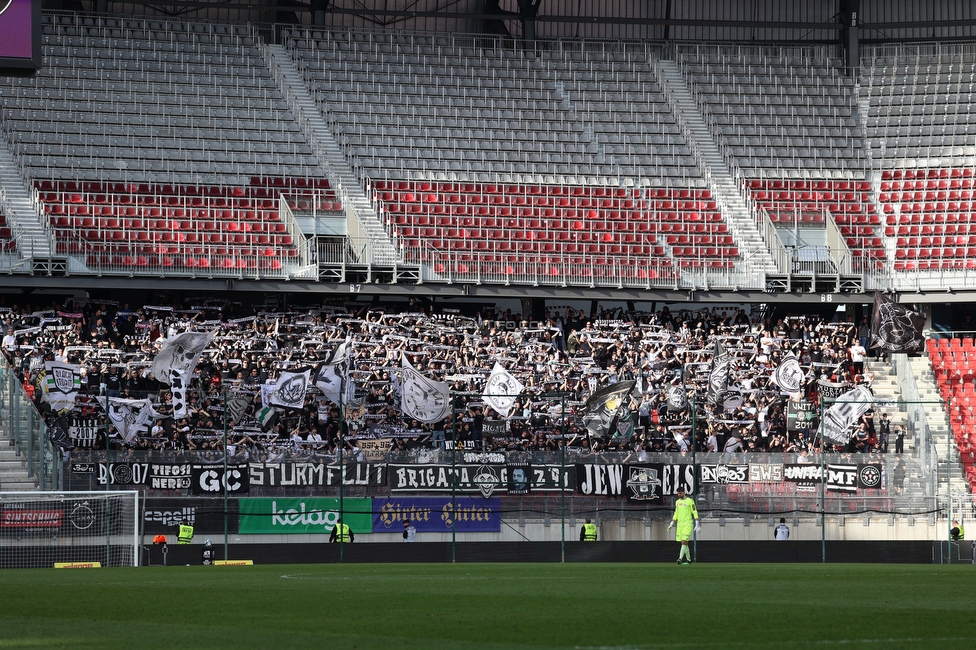 Austria Klagenfurt - Sturm Graz
Oesterreichische Fussball Bundesliga, 23. Runde, SK Austria Klagenfurt - SK Sturm Graz, Wörthersee Stadion Klagenfurt, 17.03.2024. 

Foto zeigt Fans von Sturm
Schlüsselwörter: schals