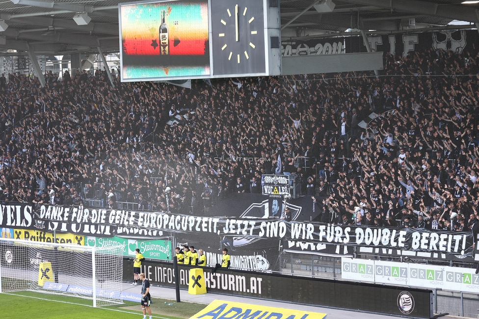 Sturm Graz - Salzburg
Oesterreichische Fussball Bundesliga, 24. Runde, SK Sturm Graz - FC Salzburg, Stadion Liebenau Graz, 31.03.2024. 

Foto zeigt Fans von Sturm mit einem Spruchband
