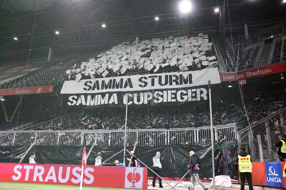 Salzburg - Sturm Graz
OEFB Cup, Halbfinale, FC RB Salzburg - SK Sturm Graz, Stadion Wals-Siezenheim, 04.04.2024. 

Foto zeigt Fans von Sturm mit einer Choreografie
