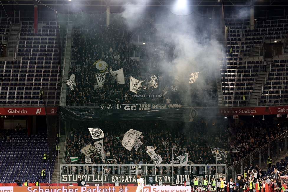 Salzburg - Sturm Graz
OEFB Cup, Halbfinale, FC RB Salzburg - SK Sturm Graz, Stadion Wals-Siezenheim, 04.04.2024. 

Foto zeigt Fans von Sturm
Schlüsselwörter: pyrotechnik