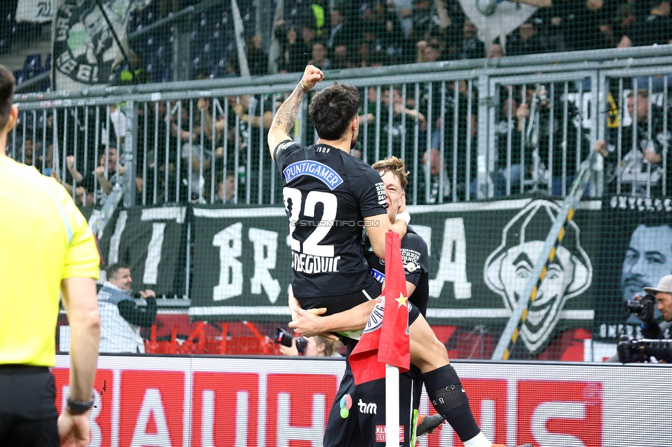 Salzburg - Sturm Graz
OEFB Cup, Halbfinale, FC RB Salzburg - SK Sturm Graz, Stadion Wals-Siezenheim, 04.04.2024. 

Foto zeigt Jusuf Gazibegovic (Sturm) und Alexander Prass (Sturm)
