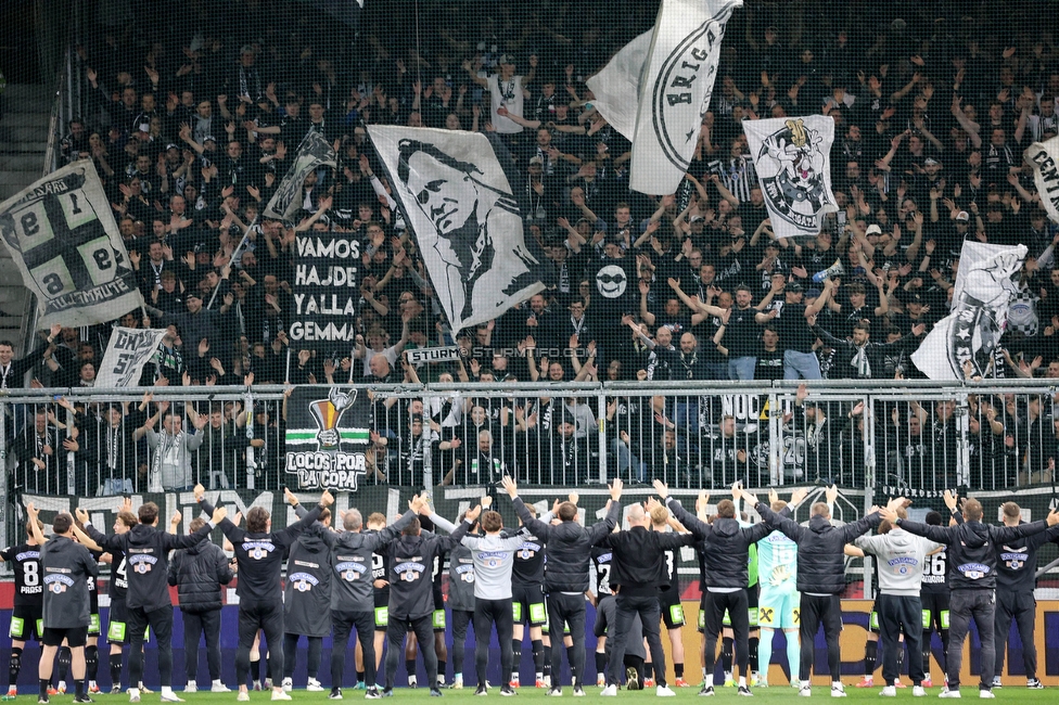 Salzburg - Sturm Graz
OEFB Cup, Halbfinale, FC RB Salzburg - SK Sturm Graz, Stadion Wals-Siezenheim, 04.04.2024. 

Foto zeigt die Mannschaft von Sturm und Fans von Sturm
